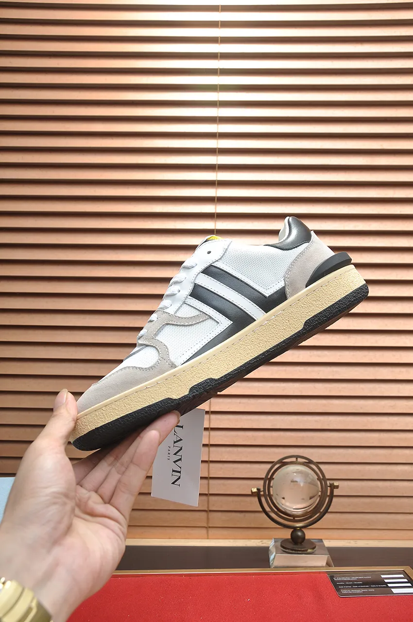 Men's men's shoes💰540💶[LANVIN] The latest lace-up fashionable casual couple sneakers, high-quality CLAY couple series‼ ️ The latest trendy products of the season 🌈Many bloggers have planted grass and purchased the original open-mold customization. The upper and outsole are sewn with mark threads without edge sealing. A variety of material splicing combination design. Very versatile for fashionable and casual wear. Comfortable on the feet. Self-recommended. Upper cowhide + cow suede + breathable mesh lining. Foot-padding cowhide. Exclusive original open-mold clear logo rubber outsole ⚠️Couple standard size 36-40 for women and 38-44 for men.